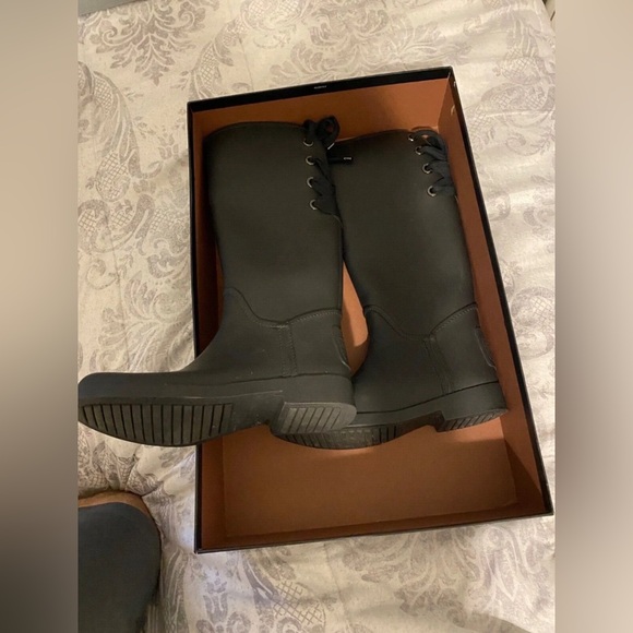 EUC Coach Tristee Matte rubber rain boots black size 7m lightly worn with box - Picture 4 of 7